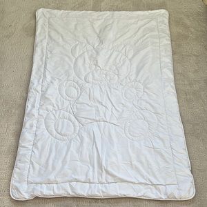 Crib/Toddler Comforter | White Teddy Bear Quilting